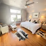 Off Broadway B & B