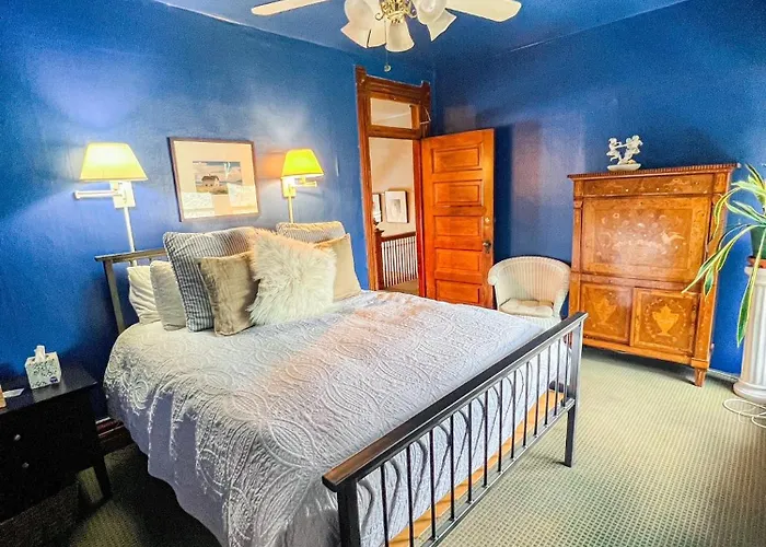 Off Broadway B & B