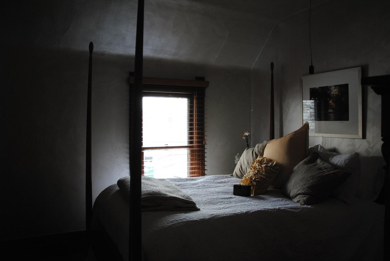 Bed and breakfast Off Broadway 2*