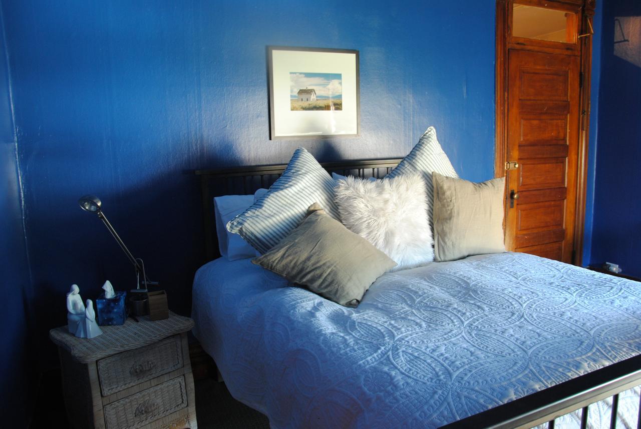 Bed and breakfast Off Broadway 2*