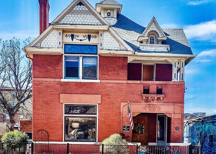 Off Broadway B & B