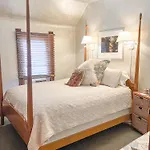 Off Broadway B & B
